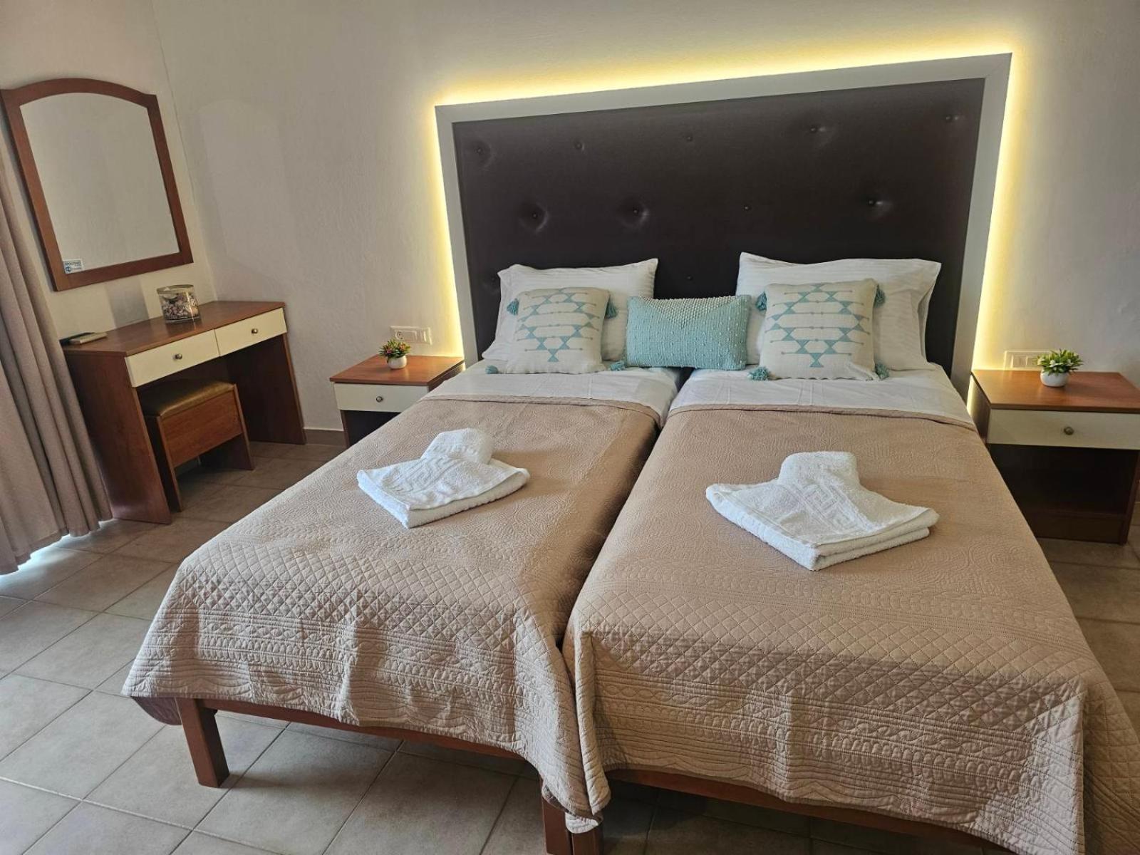 Apollonio Suites & Rooms Faliraki Rhodes 外观 照片